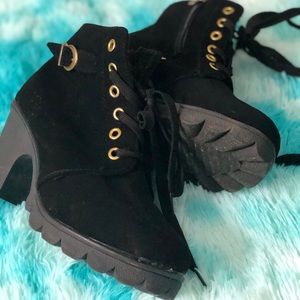 Snow Heeled Snow boots